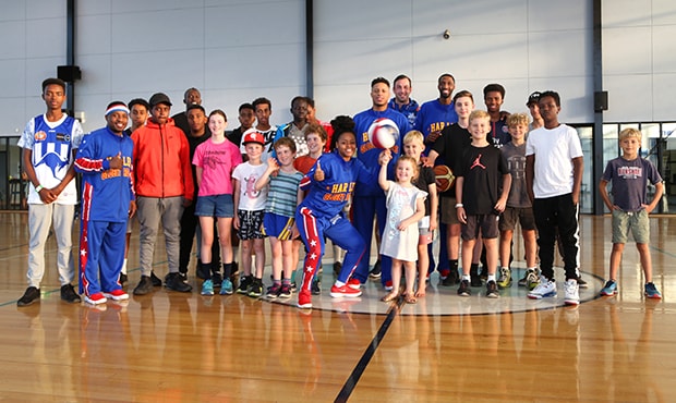 130418_Globetrotters_Large.jpeg
